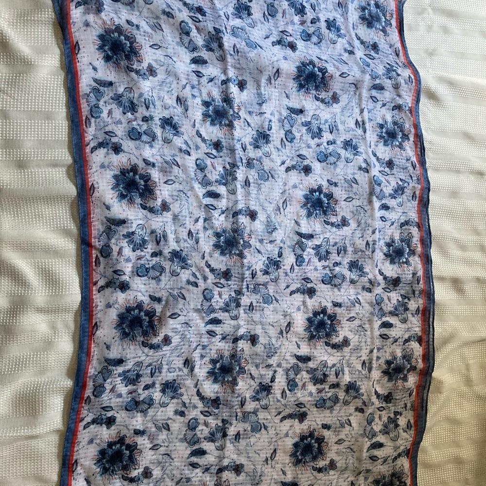 Gap, NWT Scarf - Picture 2 of 4